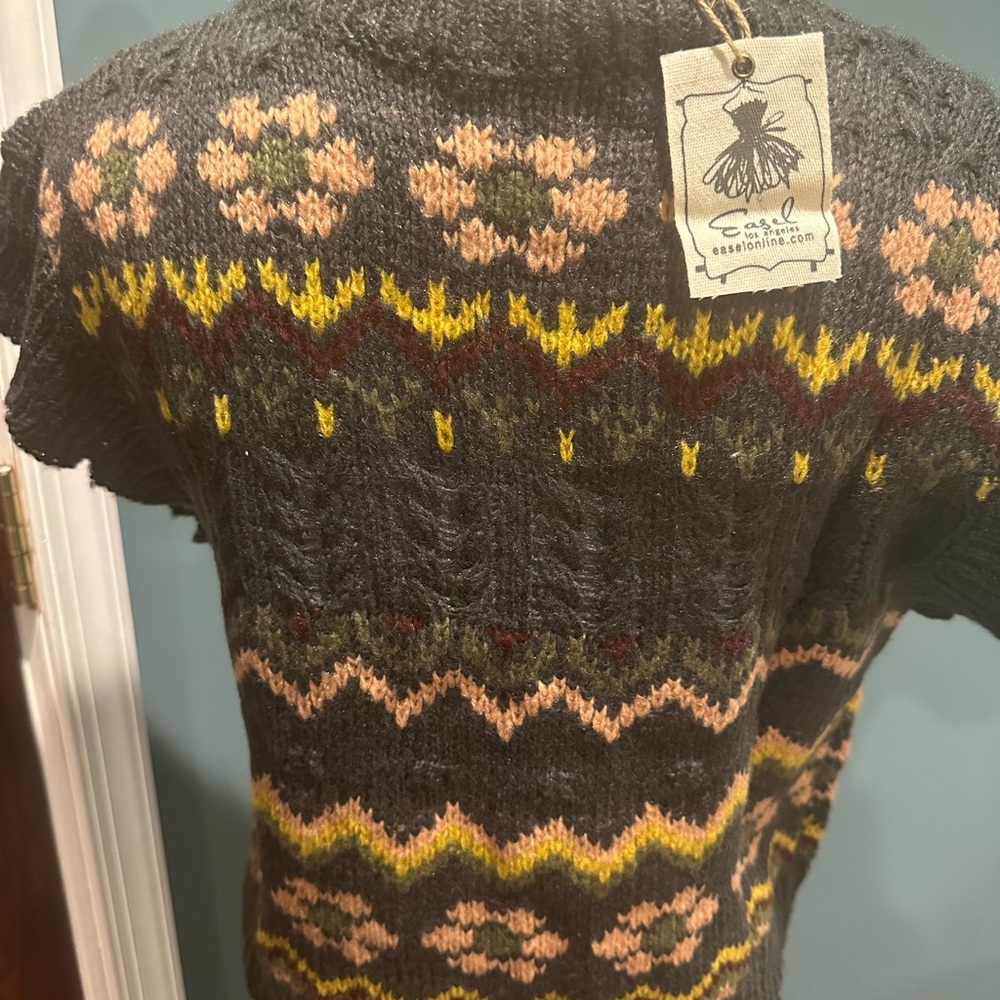 Easel V-Neck Sweater/Vest in Gray, Yellow, and Pink - Picture 3 of 10